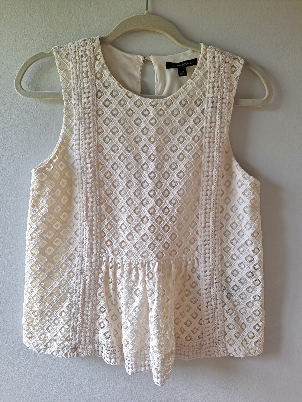 Banana Republic Cream Lace Top. Size XS